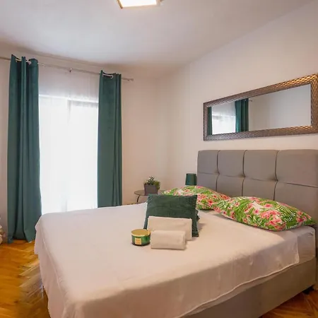 Apartamento Vesna Near With The Balcony Podstrana