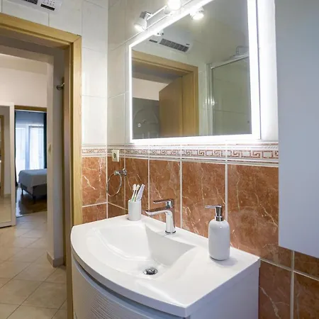 Apartamento Vesna Near With The Balcony *